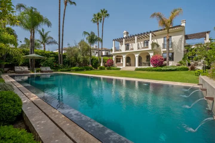 Linda Vista 240 — image 1