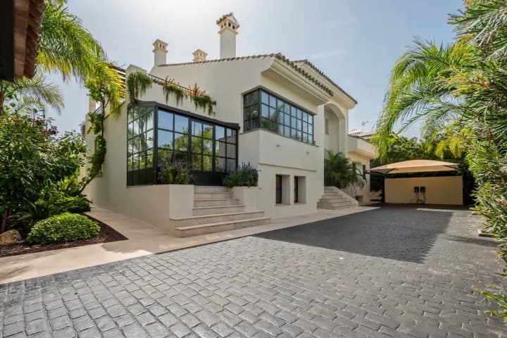 Linda Vista 240 — image 2