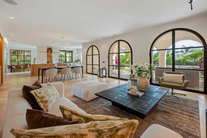 Linda Vista 240 — image 5