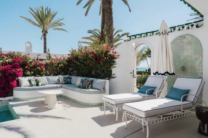 Oasis Club 10 — image 1